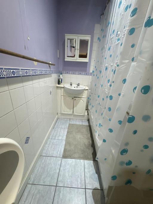 Private Double Bedroom In Hounslow Near Heathrow London Ngoại thất bức ảnh